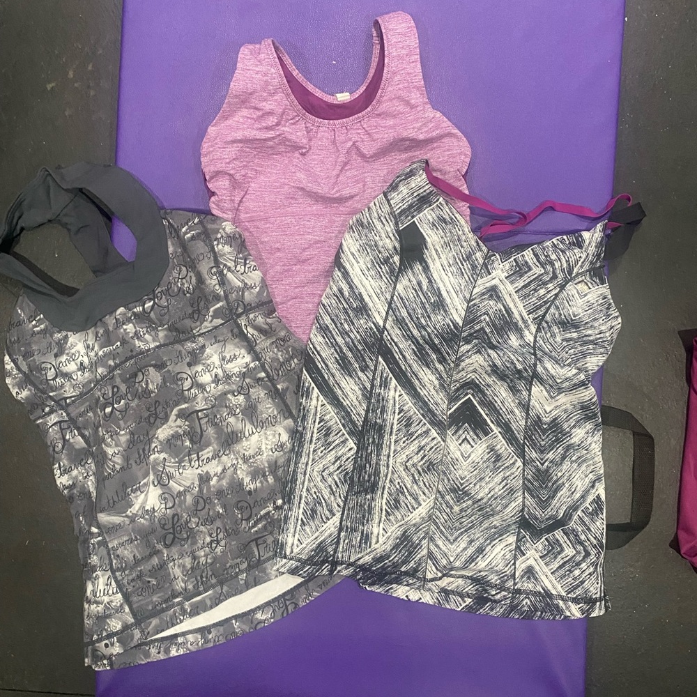 Lululemon tank lot